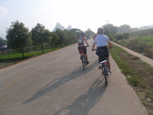 We're off: Glenda left, Terry near right.
